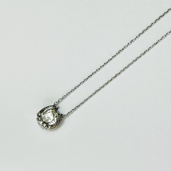 スワロフスキークリスタルデザインネックレス 【普段使いに】第２のダイヤモンドといわれるスワロフスキーの輝き 2枚目の画像