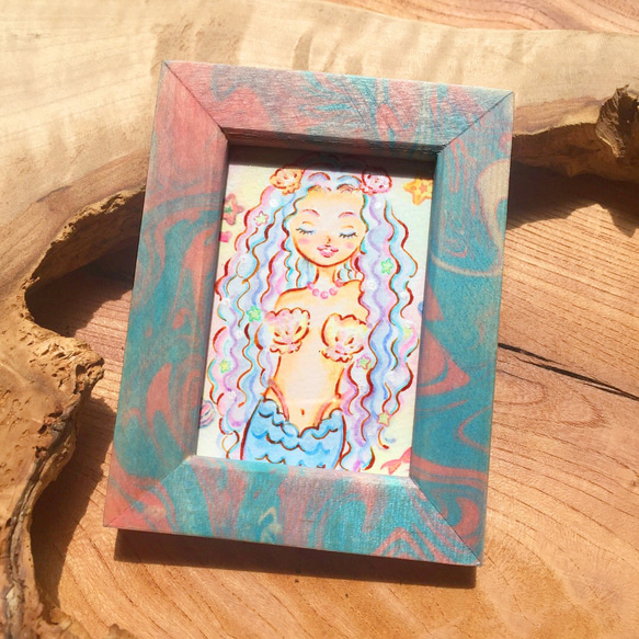 人魚イラスト & 木製フレーム【Mermaid】手描きイラスト / 壁掛け 卓上 2way マーブリング額縁 3枚目の画像