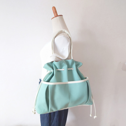 色の変更可能 8号ミント帆布白PVCレザーの巾着風トートバッグ（受注
