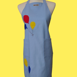 【選べる9色】風船のアップリケエプロン｜大きめポケット付き｜丈夫な綿素材｜ギフトにもおすすめ 1枚目の画像