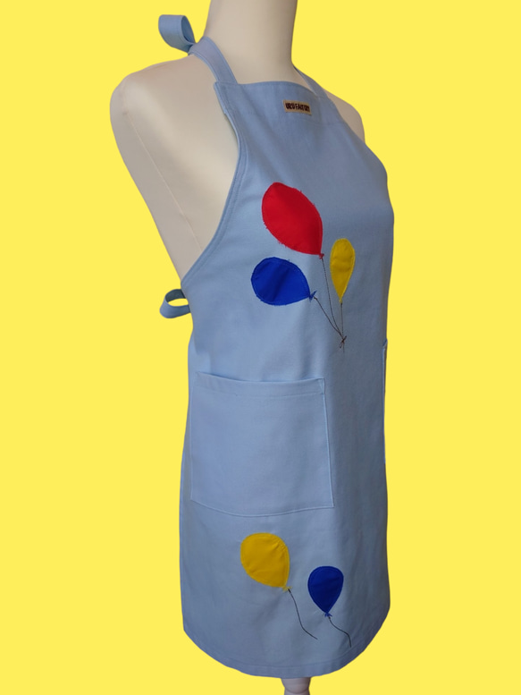 【選べる9色】風船のアップリケエプロン｜大きめポケット付き｜丈夫な綿素材｜ギフトにもおすすめ 3枚目の画像