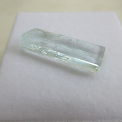 No.CR-184　天然石　<原石>　宝石質アクアマリン結晶　２.３ｇ 3枚目の画像