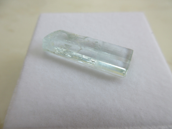 No.CR-184　天然石　<原石>　宝石質アクアマリン結晶　２.３ｇ 3枚目の画像
