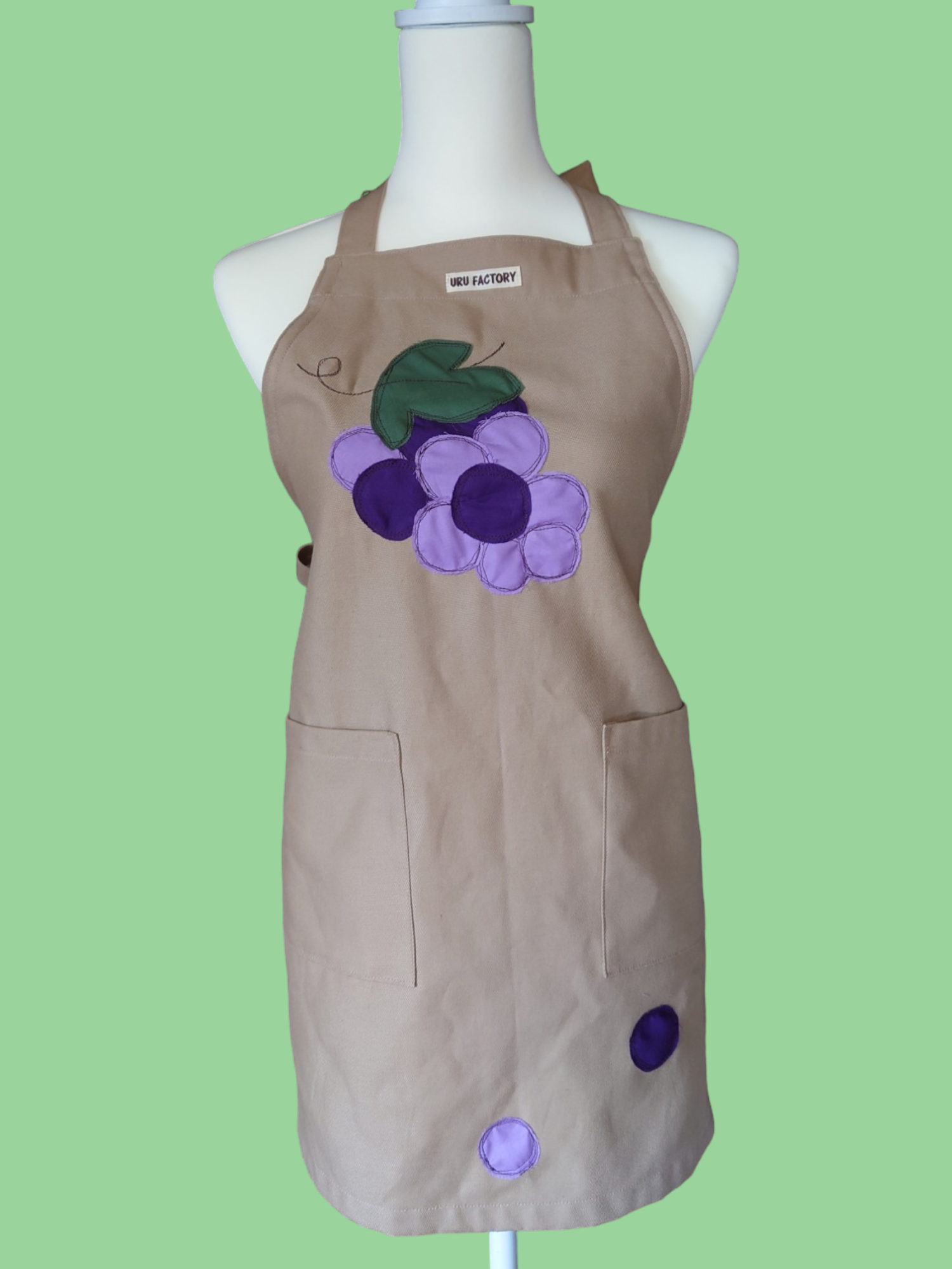 ぶどうのアップリケエプロン｜大人用・綿100％｜実りのモチーフを楽しむ一枚