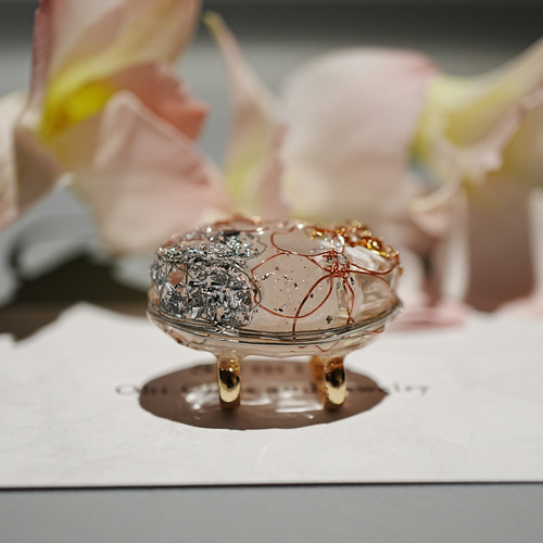 ローズクォーツと桜の帯留め 天然石 金箔風 銀箔風 浴衣 着物 振袖 手