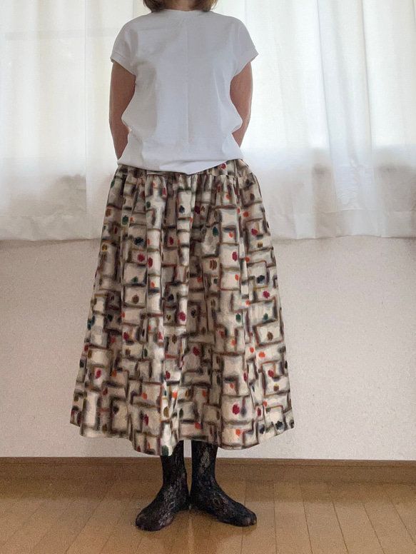 着物リメイク　銘仙とアンティーク着物のリバーシブルスカート（赤） 着物リメイク☆赤花柄銘仙と大島紬でバルーンリバーシブル