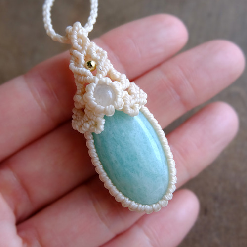 アマゾナイト（ロシア産）・ムーンストーン（スリランカ産）マクラメ