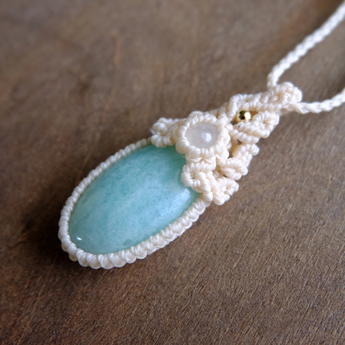 アマゾナイト（ロシア産）・ムーンストーン（スリランカ産）マクラメ