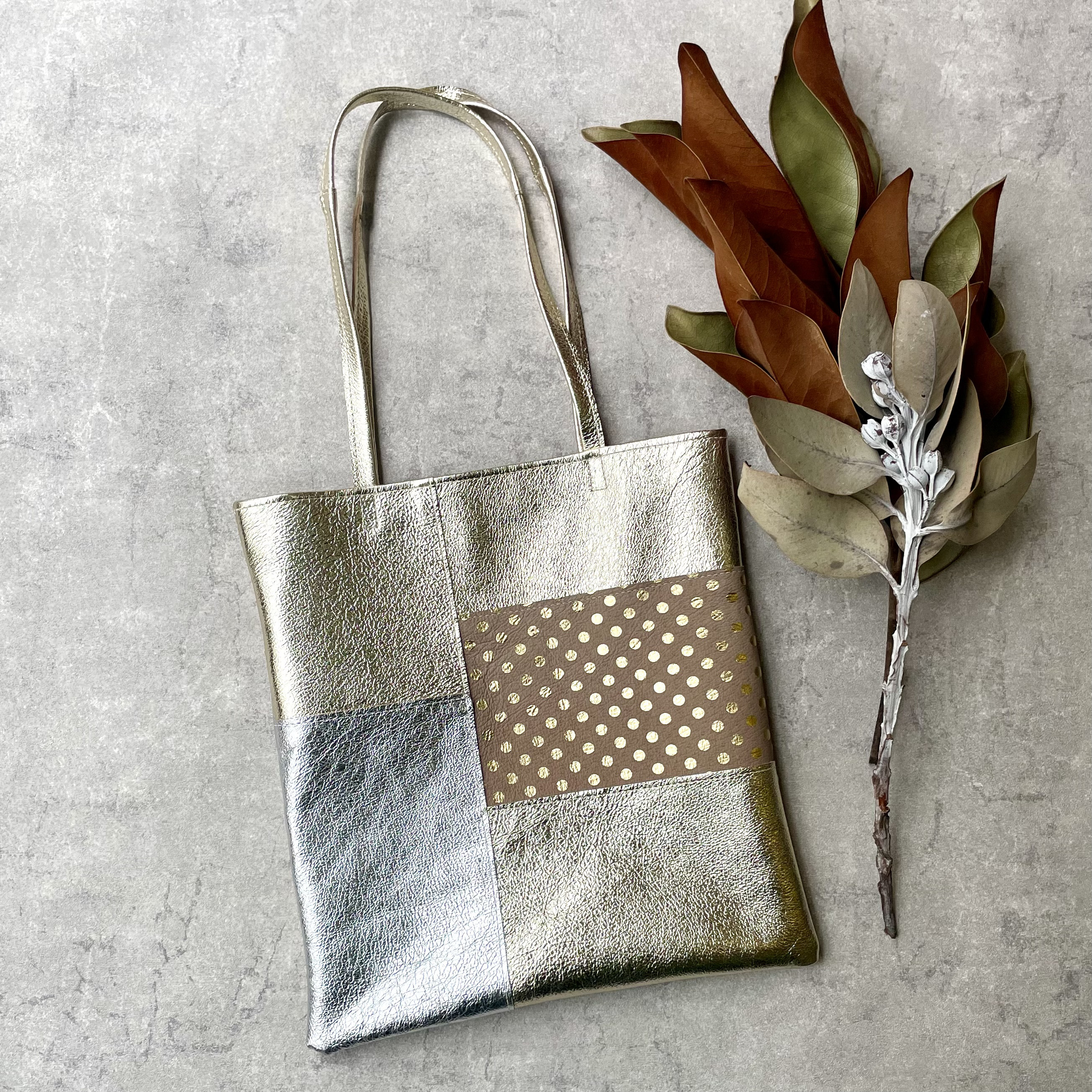 ピッグスキンのフラットバッグ　みずたまカフェオレ