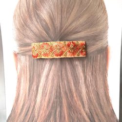 オレンジ の 花柄 インド刺繍リボンのバレッタ（金具7センチ） 2枚目の画像