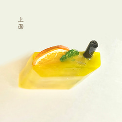 ドリンクのひし形ブローチ【100%オレンジジュース】 2枚目の画像