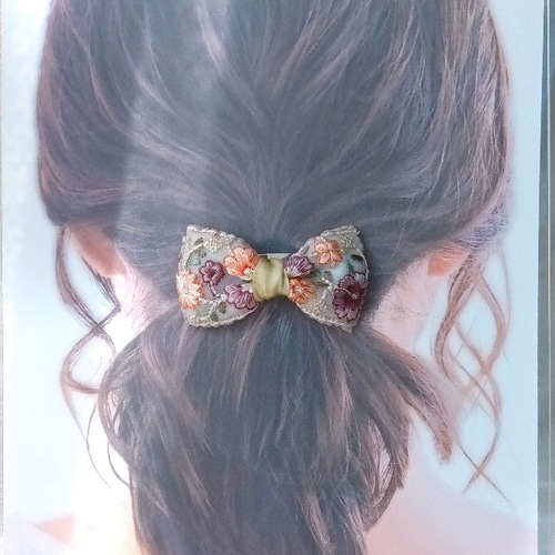 ꕤインド刺繍リボンポニーフックヘアカフブラックいちご柄ꕤ
