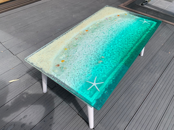 センターテーブル エメラルドグリーンの海　波紋スターフィッシュと波打ち際のシェル　海　ガラス　SEA  table 1枚目の画像