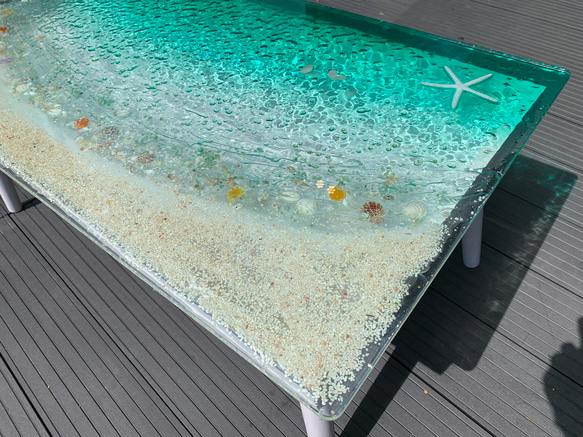 センターテーブル エメラルドグリーンの海　波紋スターフィッシュと波打ち際のシェル　海　ガラス　SEA  table 4枚目の画像