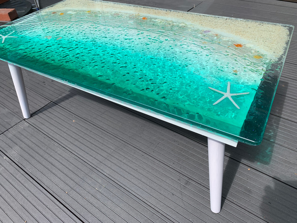 センターテーブル エメラルドグリーンの海　波紋スターフィッシュと波打ち際のシェル　海　ガラス　SEA  table 6枚目の画像