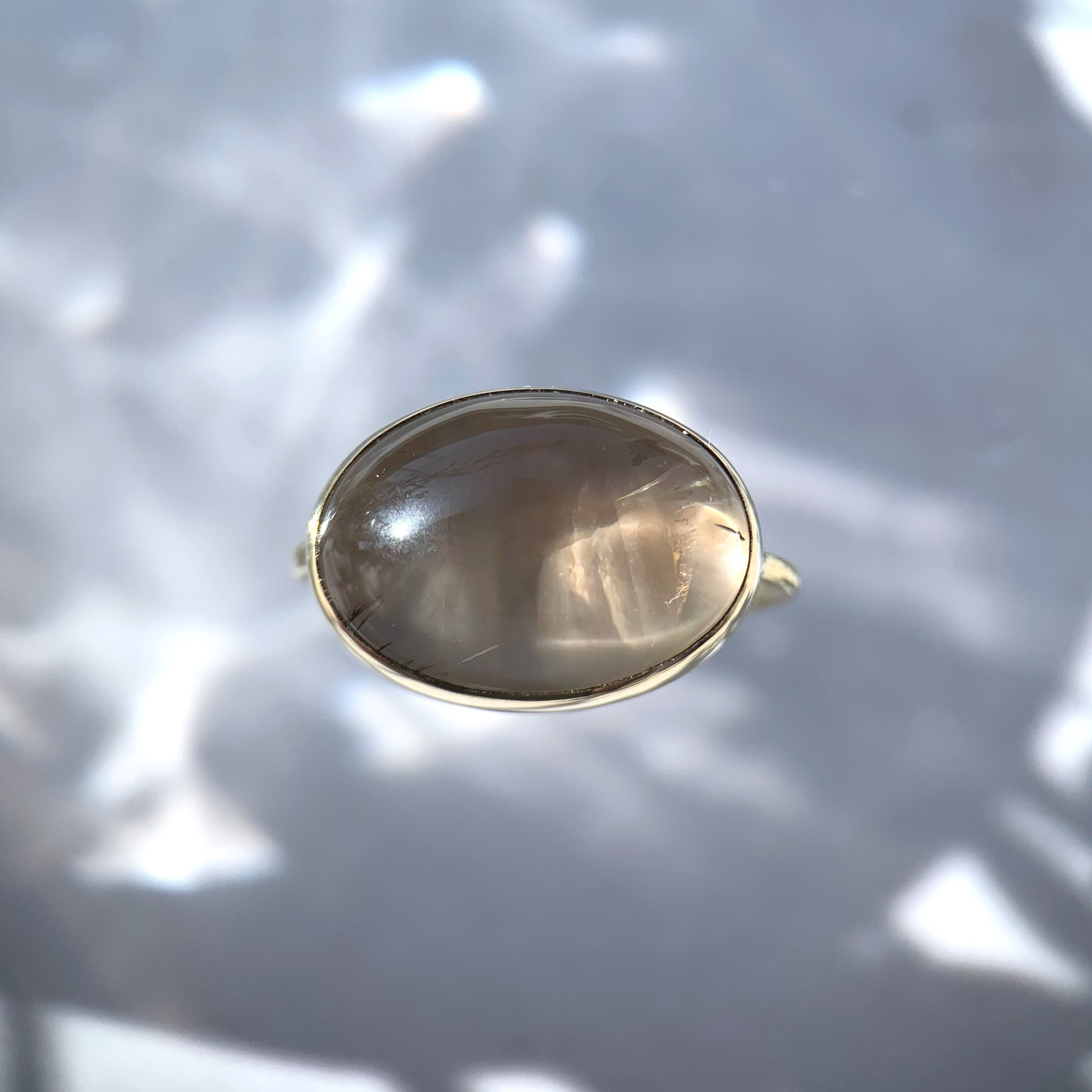 【受注制作】大粒 スモーキークォーツ×ホワイトシェル リング（真鍮・シルバー）