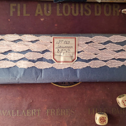フランスアンティーク　ラベルつき刺繍リボン サーモンピンク 27m60cm 2枚目の画像