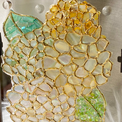 シェルアートフレームꕤ  イエロー系フラワーと水玉のインテリアフレーム　ꕤ   天然貝　ステンドグラス風　紫陽花　 16枚目の画像
