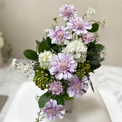 生花以上　花色−hanairo−の造られた花【スカビオサの縦の流れが綺麗なアレンジメント】プレゼントに… 4枚目の画像