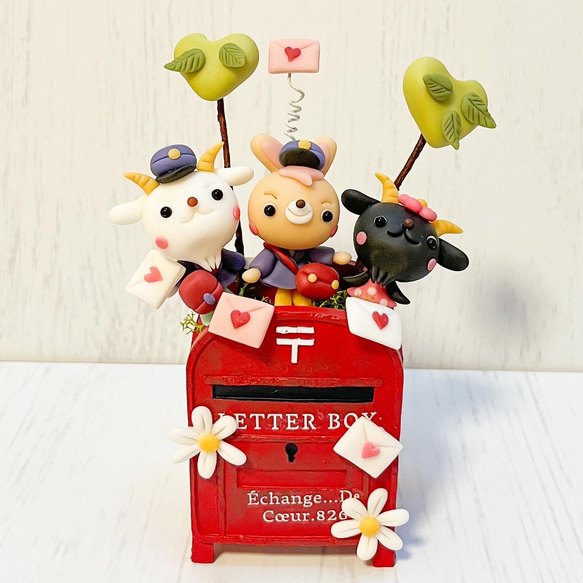 うさぎの郵便屋さん♡ 3000円☆白やぎ、黒やぎ郵便屋さん☆ミニチュア 粘土細工 樹脂