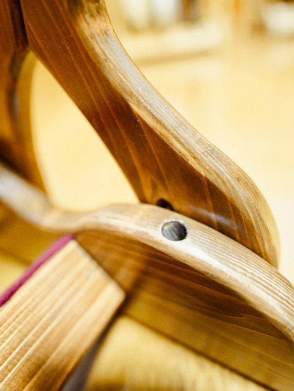 【24時間以内に発送】手作り木工　木製バイオリンスタンド （ニス仕上げ）２本掛け 10枚目の画像