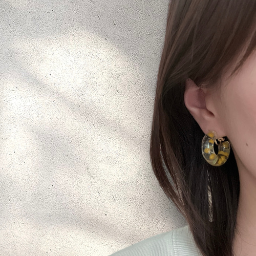 レジンイヤリング　3点セット　ミモザ　ゴールド　ホワイト　夏 レジンイヤリング 3点セット ミモザ ゴールド ホワイト 夏