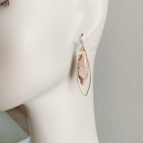 ピンクフォッシルコーラル ピアス ピンクフォッシルコーラルのピアス ピアス（フック・チェーン