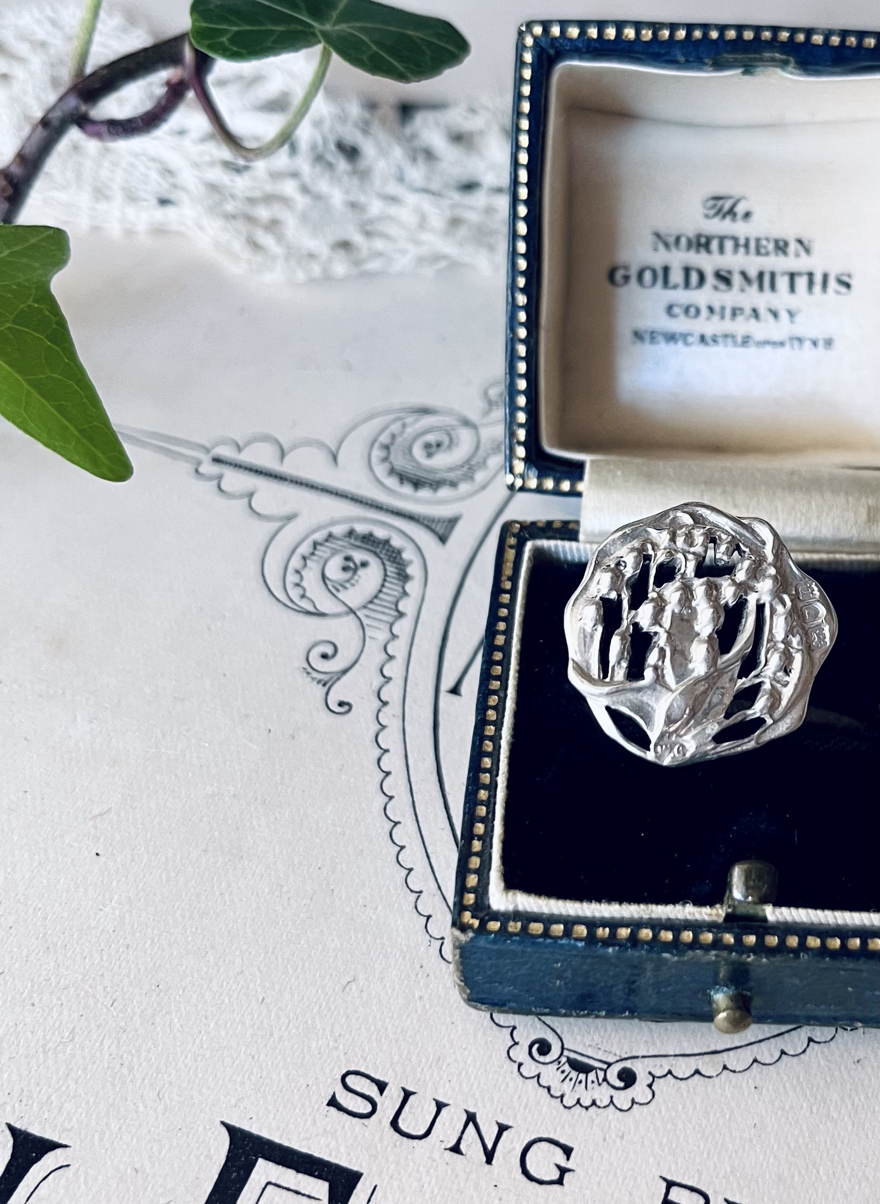 英国で出会った♪ アンティーク 1908年製造 シルバー製 スズランの