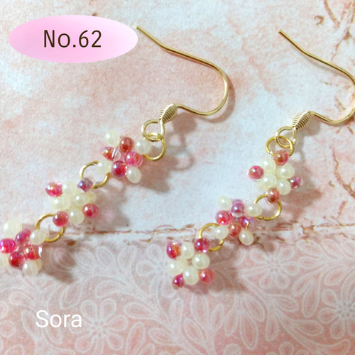 No.62 チェコビーズ ファルファーレのピアス ハンドメイド