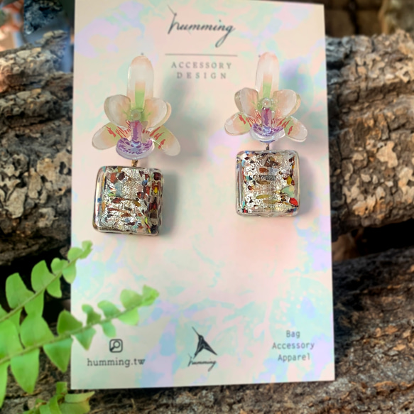 耳環 蝴蝶蘭 樹脂 琉璃 蘭花 銀飾 禮物 禮盒 耳夾 手工 第5張的照片