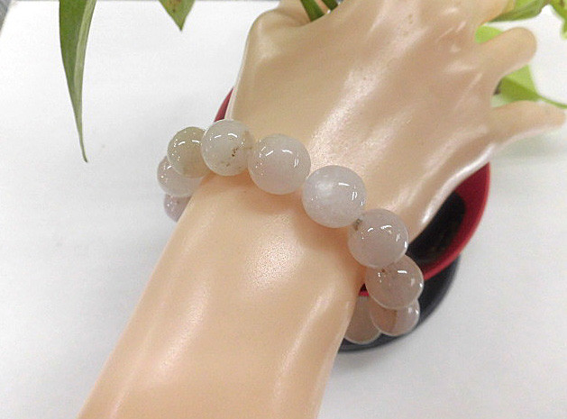 天然石 クンツァイト12.3～13.3mm玉ブレスレット 内周17.3cm　　240101291