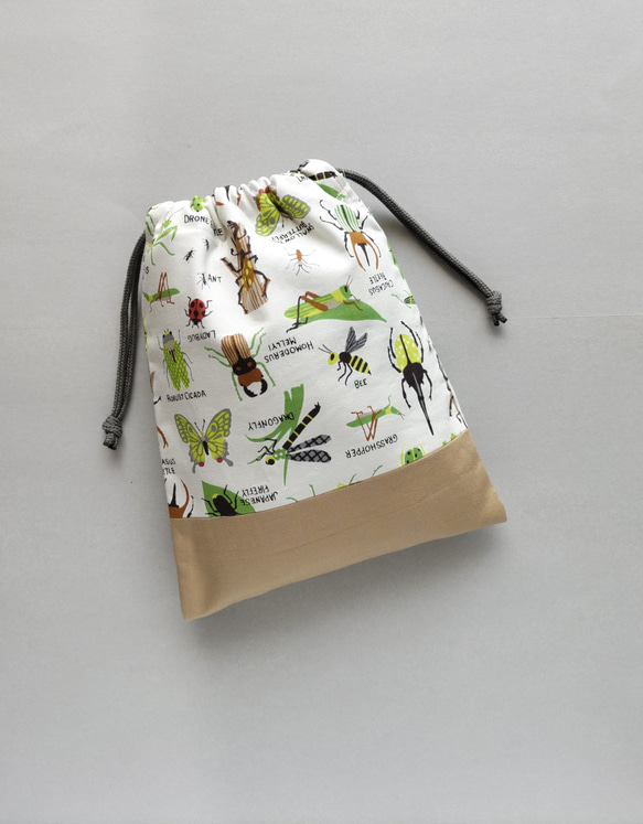 25×20   巾着 給食袋   昆虫　ブラウン　カブトムシ　クワガタ　カマキリ　ホタル　てんとう虫　トンボ　チョウ 2枚目の画像