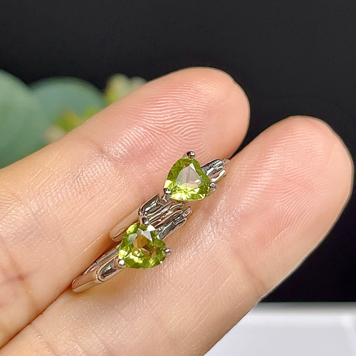 ペリドット ピアス フープ イヤリング ハート 天然石【超美品】1 