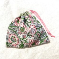 ⋆⸜5月限定価格 送料無料⸝⋆ インド綿 ブロックプリント　小さな 巾着 ポーチ ① ꕥ 花 ピンク 4枚目の画像