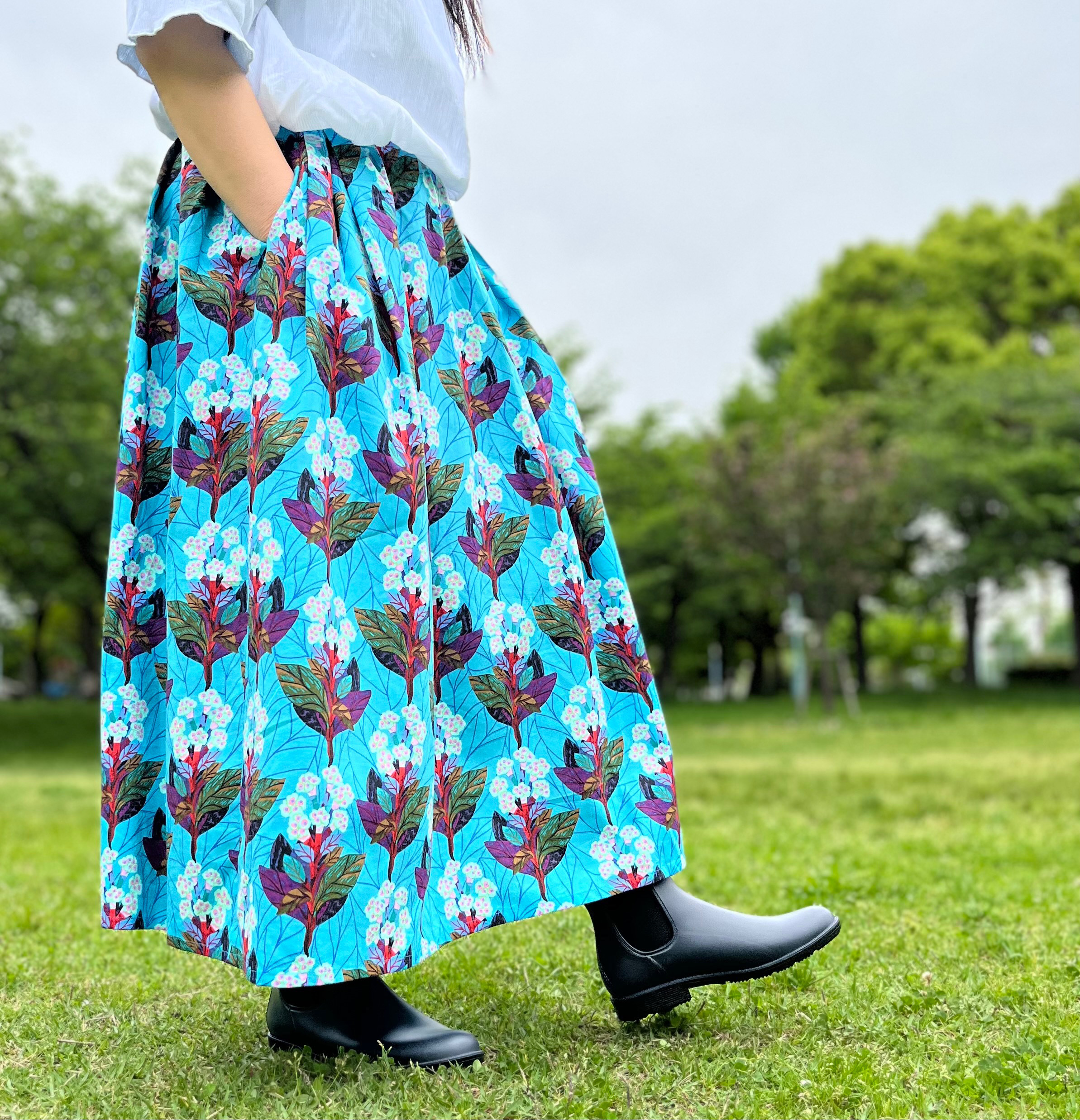 レオナール FASHION 美品 ひざ丈 スカート タイト 花柄 IBO58