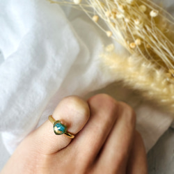 天然石 ハート リング 金継ぎ ライン 指輪 ピンキーリング ペアリング アパタイト 小ぶり 華奢 小さいゴールド 金 2枚目の画像