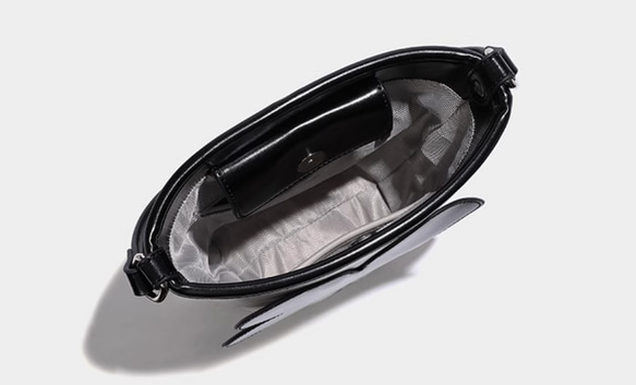本革  黒い花のかばん  携帯ケース   ショルダーバッグ　通勤ハンドバッグ　革 斜めがけ　牛革 6枚目の画像