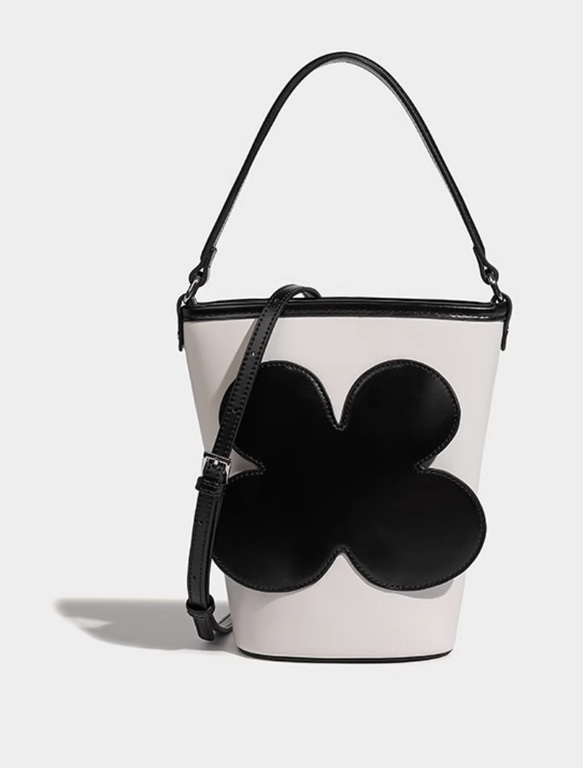 本革  黒い花のかばん  携帯ケース   ショルダーバッグ　通勤ハンドバッグ　革 斜めがけ　牛革 1枚目の画像