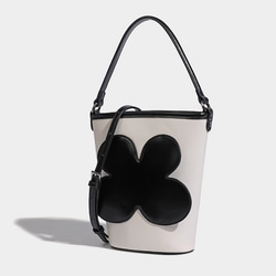 本革  黒い花のかばん  携帯ケース   ショルダーバッグ　通勤ハンドバッグ　革 斜めがけ　牛革 2枚目の画像
