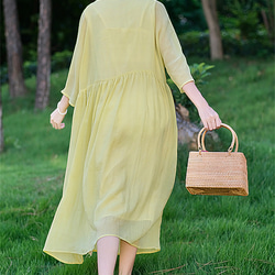 レディースクルーネックイエローショートスリーブ綿麻ドレス 2枚目の画像