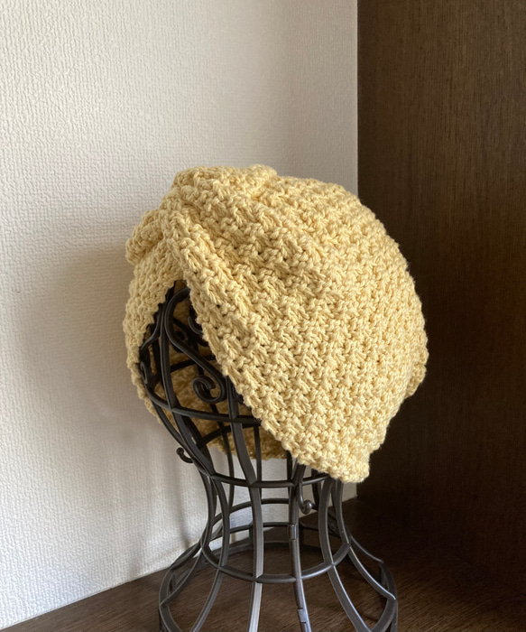 手編み　すっぽりかぶるコットンのターバン帽子・ケア帽子　 1枚目の画像