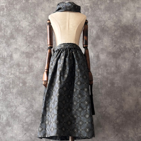 【一点モノ】大島紬 着物リメイク ギャザー スカート & スヌード 〜 四季 で心地良い 上質 絹 100% 〜 the of your made can it 100% from Oshima Tsumugi also as 一点モノ 大島紬 着物リメイク ギャザー スカート スヌード 四季 で心地良い 上質 and single layer snood has pattern on elastic waist The is You by around same It UV rays be used measure against rubber