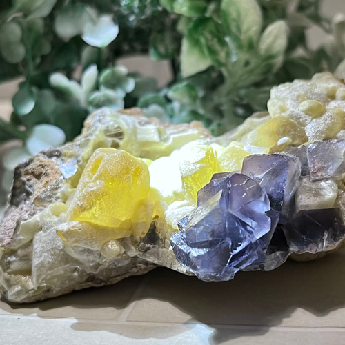 レインボー✨ パキスタン産 ブルー フローライト 蛍石 ラフストーン