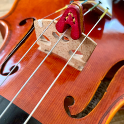 手縫いで創ったヴァイオリン用 レザーミュート　二枚重ねタイプ『AM - G - Topolino 283』 4枚目の画像
