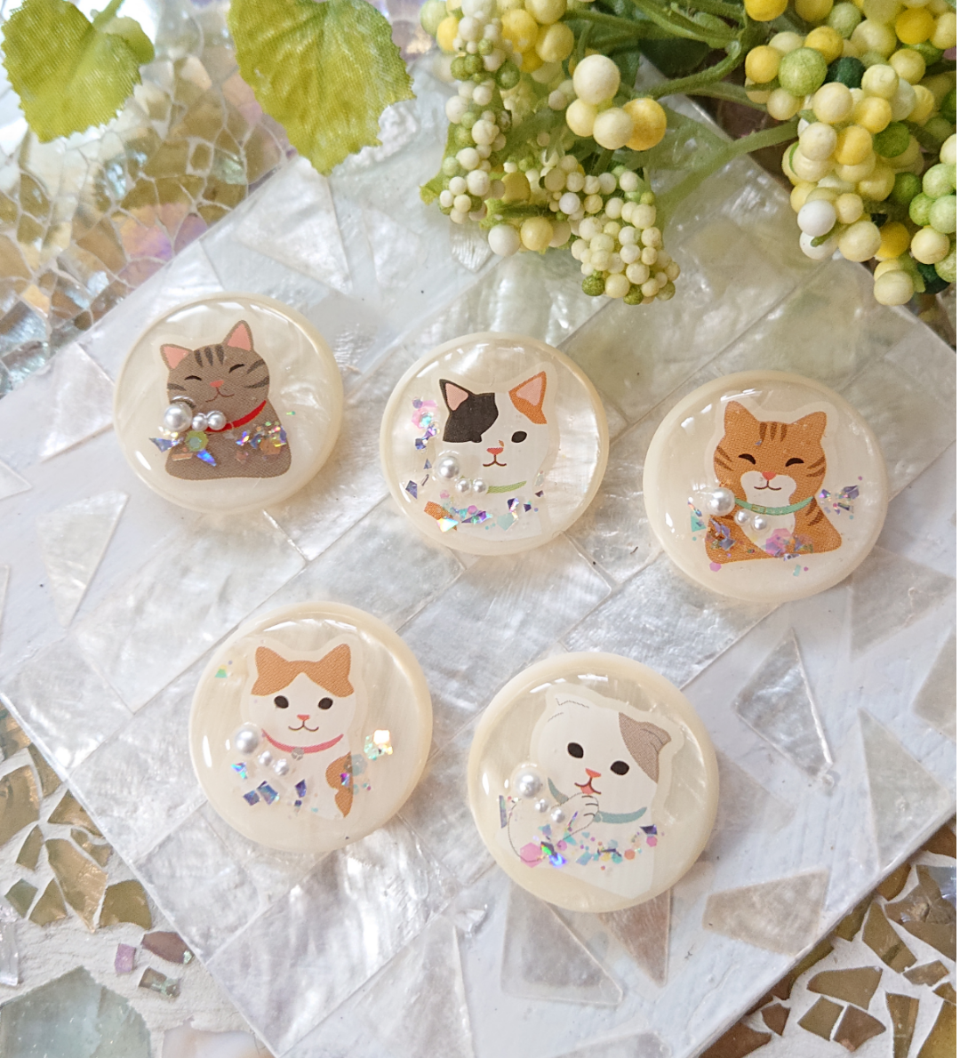 猫のボタン☆5個 s37 ネコ/ボタン/カボション/動物 ボタン こうちゃん 