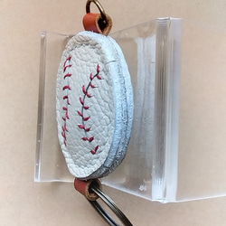 手縫いの本革製　野球ボールキーホルダー　刻印無料 6枚目の画像