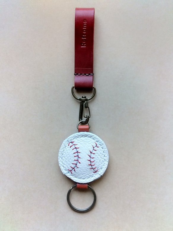 手縫いの本革製　野球ボールキーホルダー　刻印無料 1枚目の画像