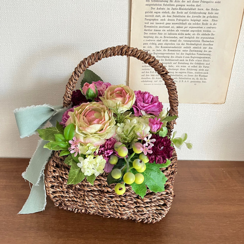 母の日のギフトに♡カーネーションの入ったナチュラルバスケット  