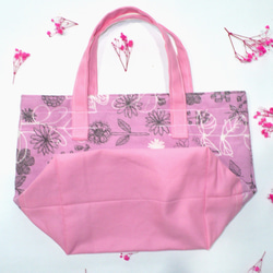 エプロンとリバーシブル花柄トートバッグ　お弁当袋　ウォッシャブル　花柄桜色　値引き品 13枚目の画像