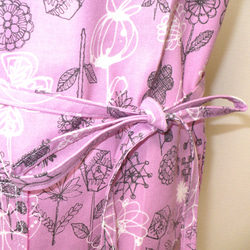 エプロンとリバーシブル花柄トートバッグ　お弁当袋　ウォッシャブル　花柄桜色　値引き品 6枚目の画像
